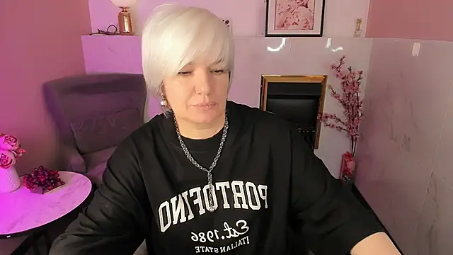 Snapshot of CarmenSoft chatting on April 2026 09:06:02 PM CarmenSoft online show from April 2026 09:06:02 PM