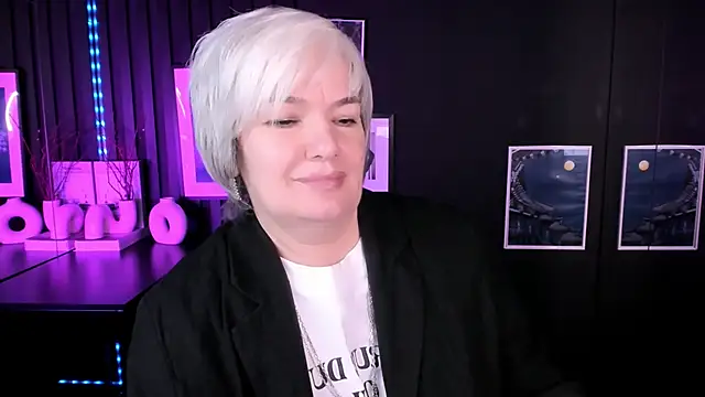 Snapshot of CarmenSoft chatting on May 2026 09:20:01 PM CarmenSoft online show from May 2026 09:20:01 PM