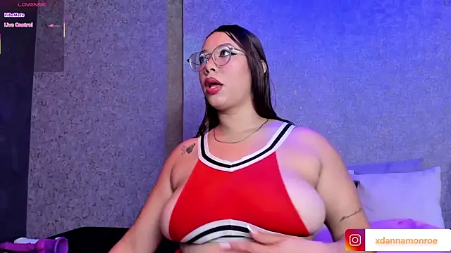 DanniaMonroee online show from November 2025 01:22:02 PM