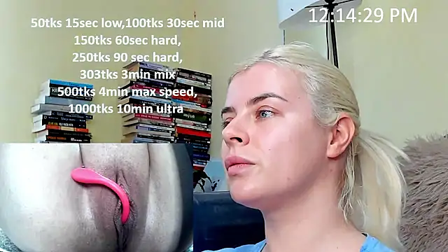 Snapshot of queenofthenighttt chatting on January 2026 11:15:02 AM queenofthenighttt online show from January 2026 11:15:02 AM