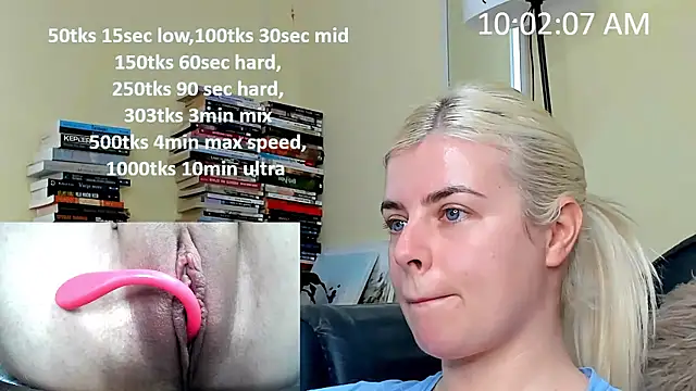 Snapshot of queenofthenighttt chatting on January 2026 09:02:02 AM queenofthenighttt online show from January 2026 09:02:02 AM