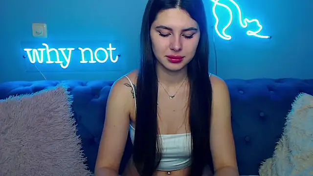 Snapshot of ViollinaLove chatting on November 2025 05:50:02 AM ViollinaLove online show from November 2025 05:50:02 AM