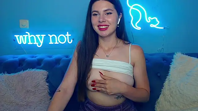 Snapshot of ViollinaLove chatting on June 2026 04:48:02 AM ViollinaLove online show from June 2026 04:48:02 AM