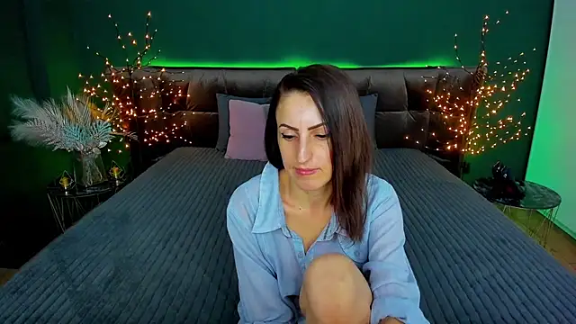 Rebecca Diamond online show from February 2025 03:26:01 PM