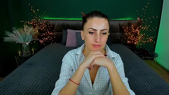 Rebecca Diamond online show from February 2025 03:52:01 PM