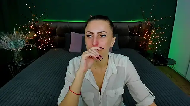 Rebecca Diamond online show from February 2025 03:56:01 PM