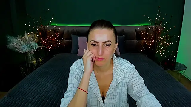 Rebecca Diamond online show from February 2025 03:43:01 PM