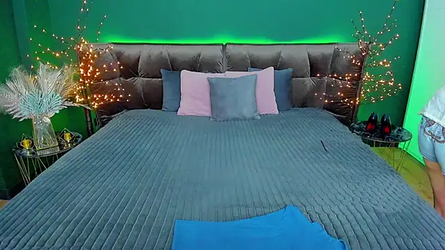 Rebecca Diamond online show from February 2025 06:49:02 AM