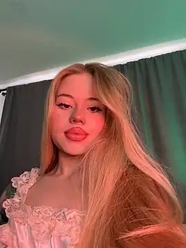 Snapshot of curchez_ chatting on February 2025 08:35:02 PM curchez online show from February 2025 08:35:02 PM