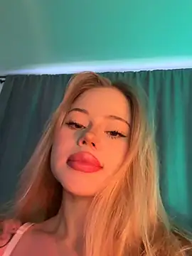 Snapshot of curchez_ chatting on February 2025 09:14:01 PM curchez online show from February 2025 09:14:01 PM