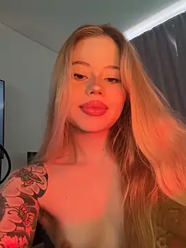 Snapshot of curchez_ chatting on February 2025 08:15:02 PM curchez online show from February 2025 08:15:02 PM