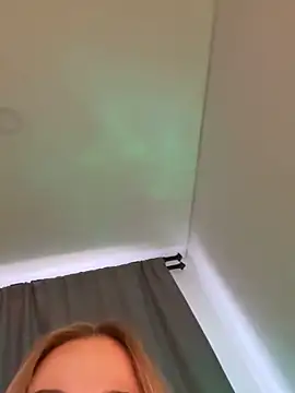 Snapshot of curchez_ chatting on February 2025 08:26:01 PM curchez online show from February 2025 08:26:01 PM