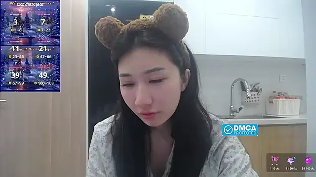 Snapshot of Asiagirll chatting on April 2026 01:37:01 PM Asiagirll online show from April 2026 01:37:01 PM