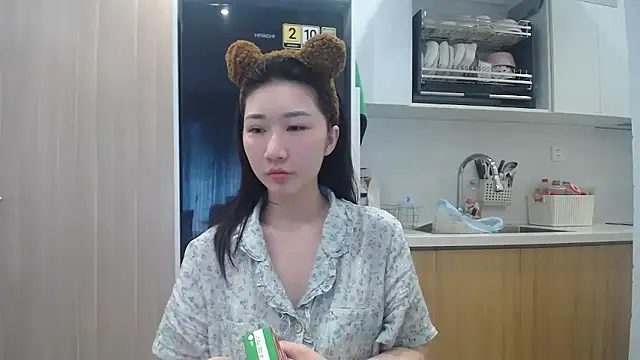 Snapshot of Asiagirll chatting on May 2026 01:33:02 AM Asiagirll online show from May 2026 01:33:02 AM