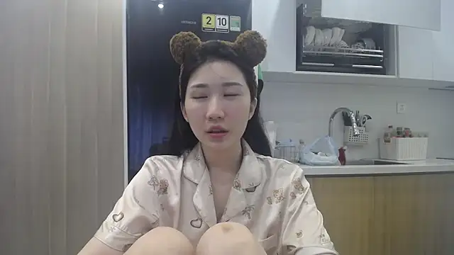 Snapshot of Asiagirll chatting on May 2026 10:47:01 AM Asiagirll online show from May 2026 10:47:01 AM