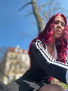 Pia July  online show from March 2026 12:24:02 PM