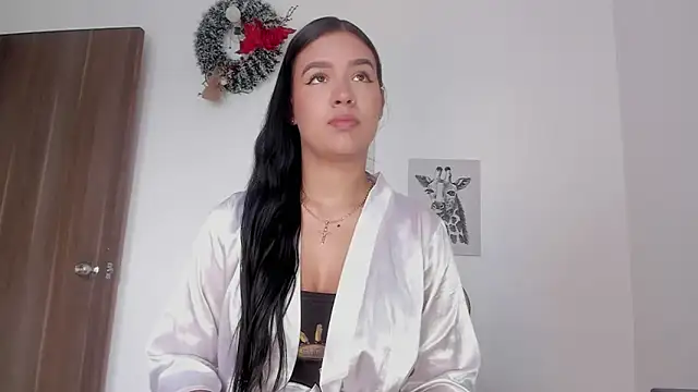 Hanna Risso online show from December 2025 06:02:01 PM