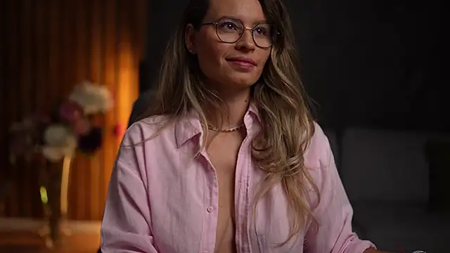 BrandyWhite online show from October 2025 04:38:01 AM