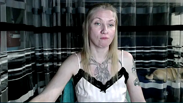 cold lollipop online show from November 2025 06:18:02 PM