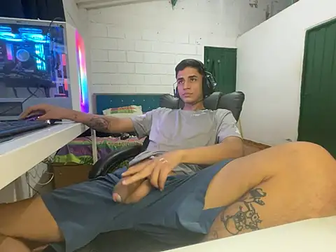 Max TheHorseDick online show from March 2026 01:51:01 AM