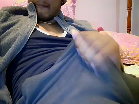 Snapshot of piratess chatting on December 2024 01:02:02 AM piratess online show from December 2024 01:02:02 AM