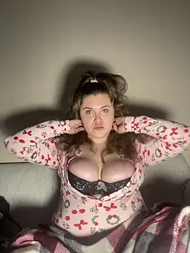 Snapshot of daddyarimm chatting on December 2025 08:27:02 PM daddyarimm online show from December 2025 08:27:02 PM