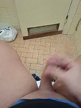 Snapshot of Frossi94 chatting on November 2025 12:33:01 PM Frossi94 online show from November 2025 12:33:01 PM