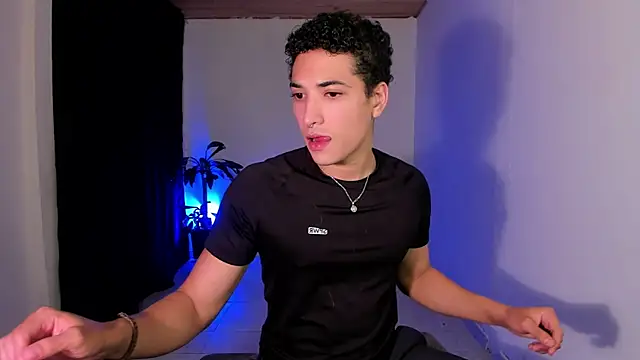 Snapshot of MitchellXD chatting on December 2025 01:26:02 AM MitchellXD online show from December 2025 01:26:02 AM