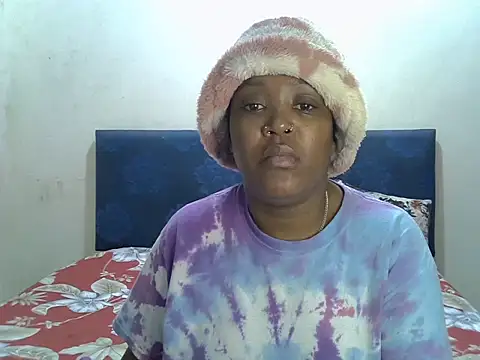 Snapshot of Spice202 chatting on September 2025 09:03:01 PM Spice202 online show from September 2025 09:03:01 PM