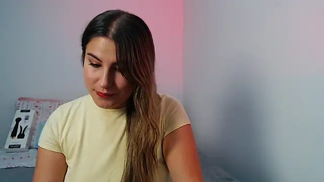 amelie collins online show from January 2025 02:37:01 AM