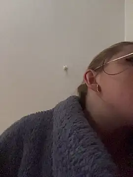 Snapshot of Demure_Whore chatting on October 2025 03:43:01 AM Demure Whore online show from October 2025 03:43:01 AM