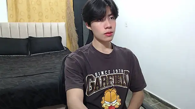 Snapshot of Elio-cam chatting on December 2024 08:18:02 AM Elio-cam online show from December 2024 08:18:02 AM