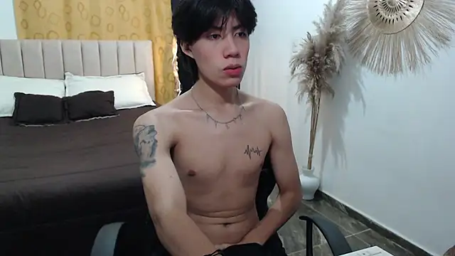 Elio-cam online show from November 2025 08:47:02 AM