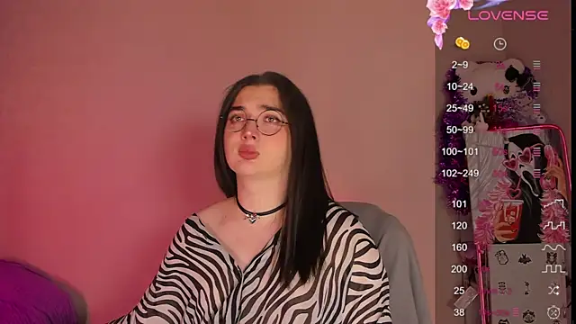 YsabellViveris online show from January 2025 06:52:01 PM