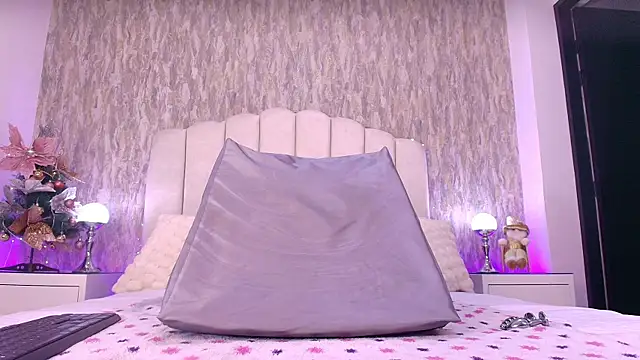 raven lilith  online show from December 2025 03:12:01 AM