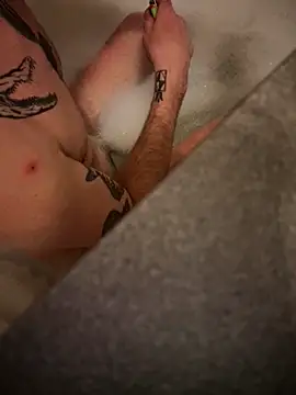 Snapshot of shehandme chatting on February 2026 01:25:02 AM shehandme online show from February 2026 01:25:02 AM