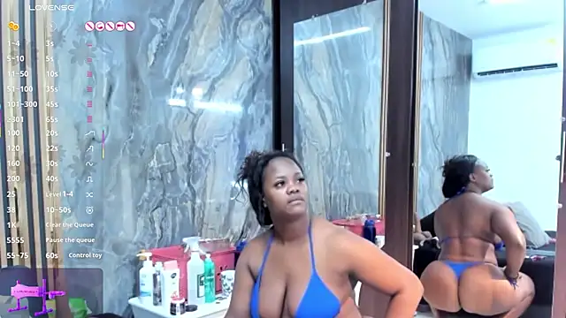 LauraSaenz01 online show from March 2025 03:24:01 AM