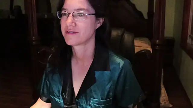 Snapshot of thornburyrose chatting on May 2026 08:22:01 AM thornburyrose online show from May 2026 08:22:01 AM