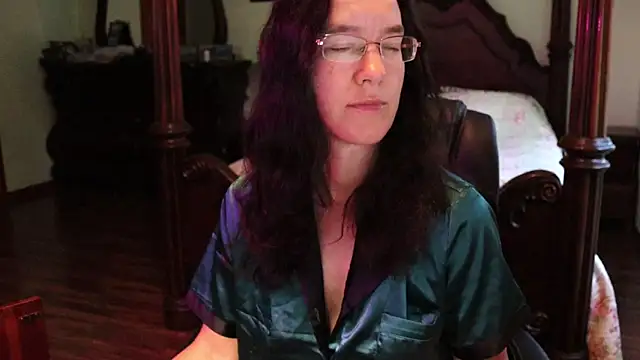 Snapshot of thornburyrose chatting on June 2026 10:50:02 AM thornburyrose online show from June 2026 10:50:02 AM