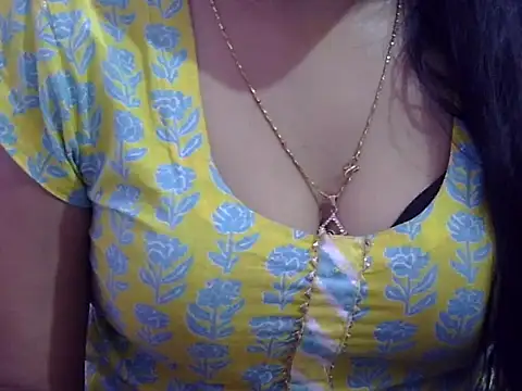 Snapshot of Your_wild_Dia chatting on November 2025 06:13:01 AM Your wild Dia online show from November 2025 06:13:01 AM