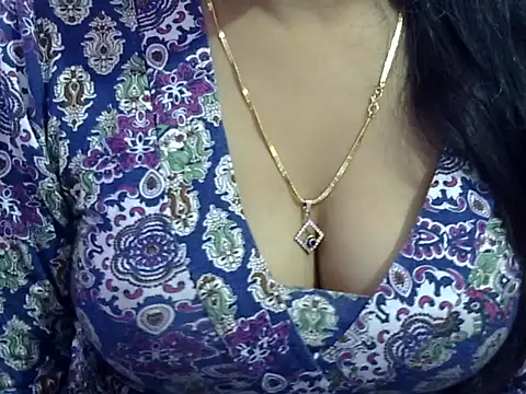 Snapshot of Your_wild_Dia chatting on November 2025 06:48:02 PM Your wild Dia online show from November 2025 06:48:02 PM