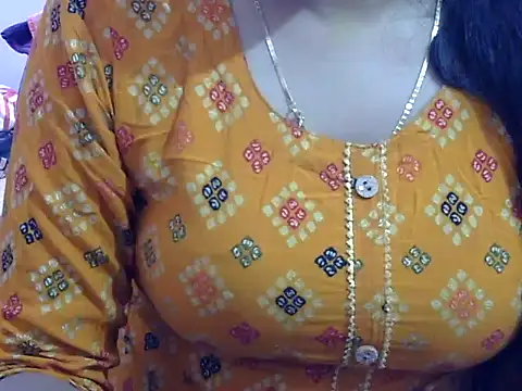 Snapshot of Your_wild_Dia chatting on November 2025 06:46:01 AM Your wild Dia online show from November 2025 06:46:01 AM