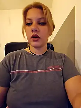 Snapshot of Janefruti chatting on February 2025 11:22:02 PM Janefruti online show from February 2025 11:22:02 PM