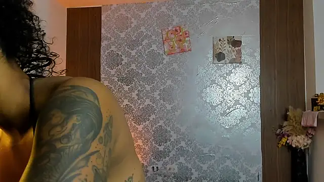 Snapshot of kelly_thomson chatting on November 2025 10:32:02 PM kelly thomson online show from November 2025 10:32:02 PM