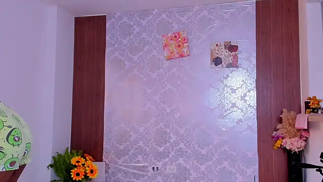 Snapshot of kelly_thomson chatting on November 2025 01:32:02 PM kelly thomson online show from November 2025 01:32:02 PM