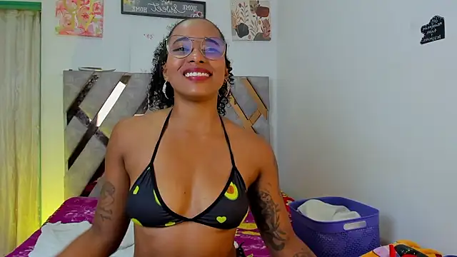 Snapshot of kelly_thomson chatting on January 2026 10:04:01 PM kelly thomson online show from January 2026 10:04:01 PM