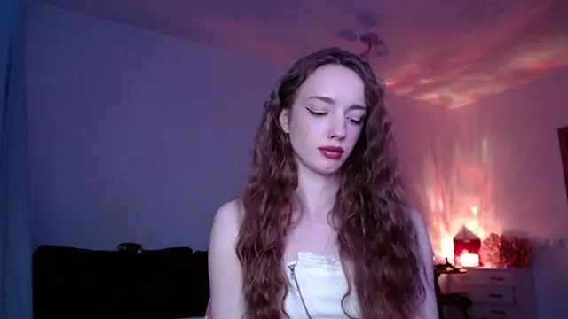 Snapshot of Weeissy chatting on December 2024 08:20:02 PM Weeissy online show from December 2024 08:20:02 PM