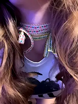 Snapshot of Weeissy chatting on September 2025 07:03:02 PM Weeissy online show from September 2025 07:03:02 PM