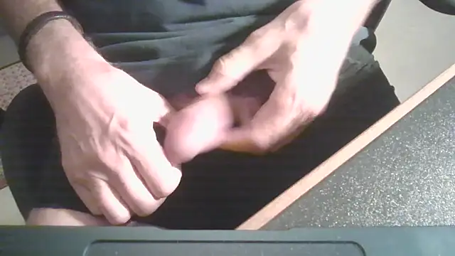 Snapshot of Tallmature6 chatting on September 2025 07:48:01 PM Tallmature6 online show from September 2025 07:48:01 PM