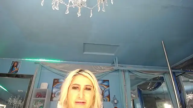 ADRIANNA FOX online show from April 2026 12:00:02 AM